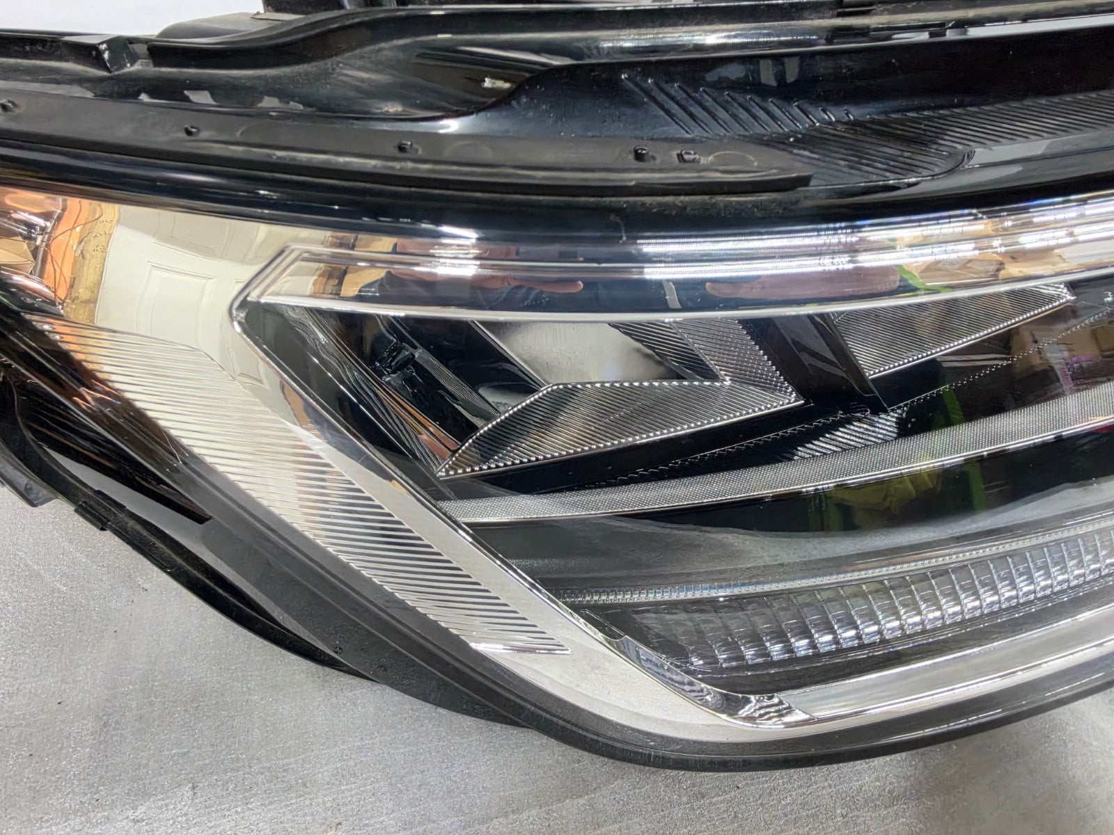 2022 2023 2024 Volkswagen Tiguan LED Headlight Right RH Passenger 5NL941036A OEM