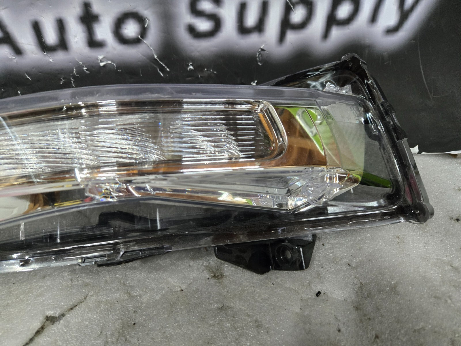 2018-2023 Ford Mustang RH Right Passenger Turn Signal w/Fog Light LED OEM