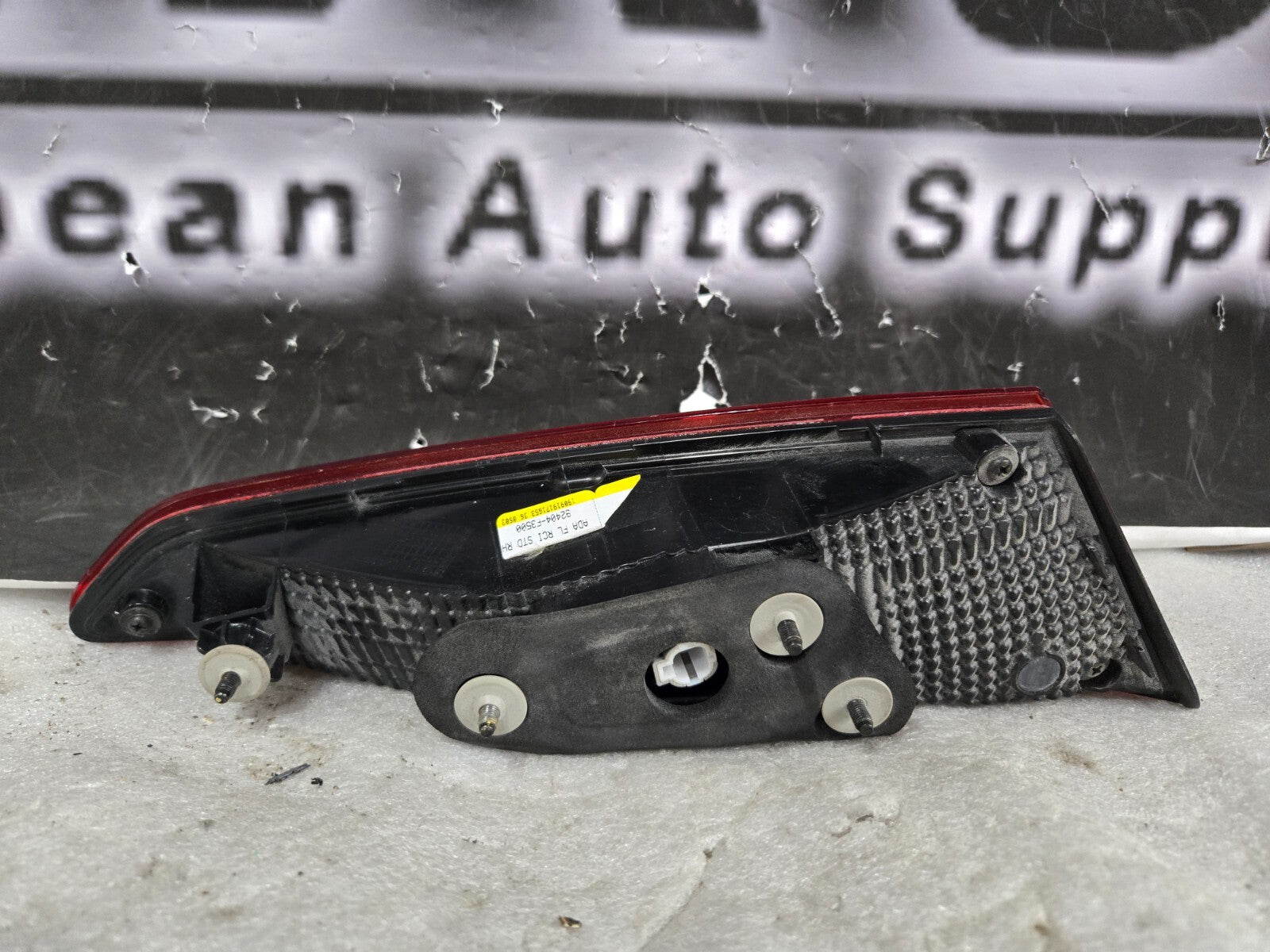 2019-2020 HYUNDAI ELANTRA RIGHT REAR TAIL LIGHT LAMP LED TRUNK MOUNT 92404-F3500