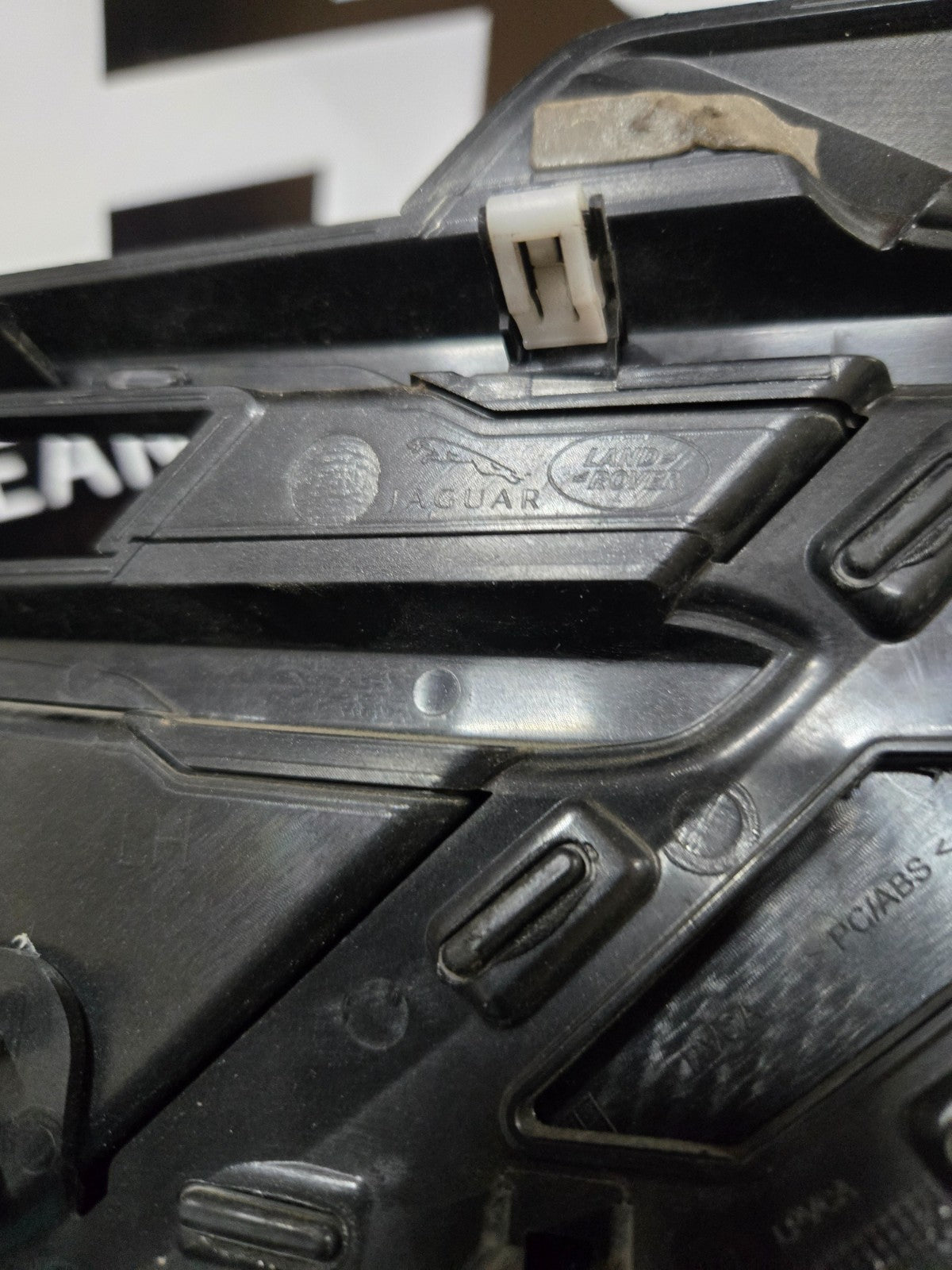 2018 2019 2020 2021 2022 RANGE ROVER SPORT FENDER VENT GRILLE LEFT OEM