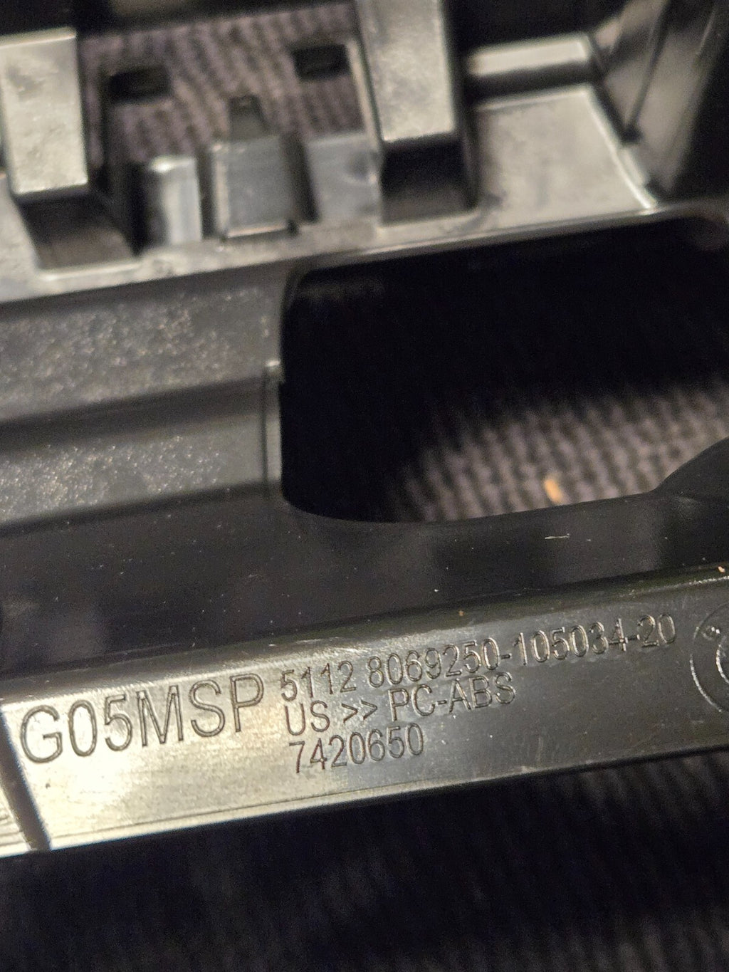 2019-2022 BMW G05 X5 Rear Bumper Center Guide Mount Support Bracket 7420650 OEM