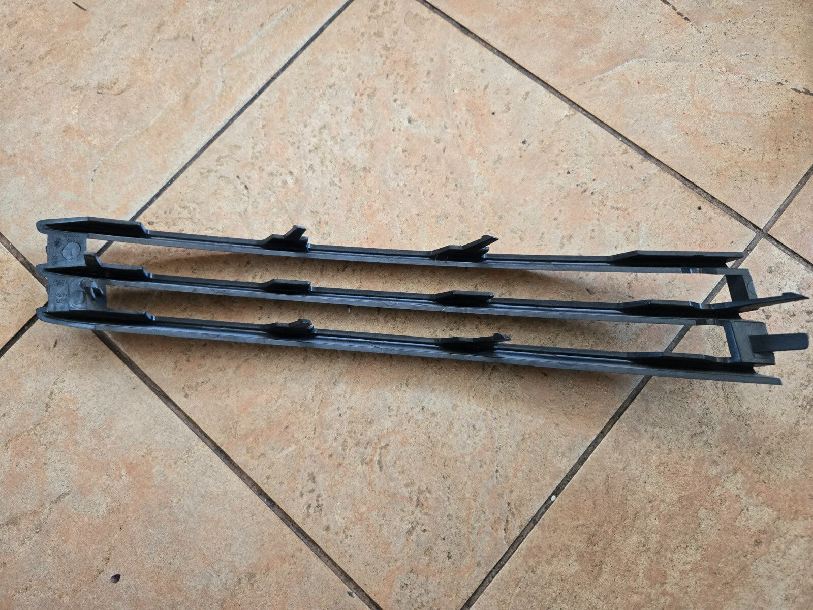 2013-2017 RANGE ROVER AUTOBIOGRAPHY LH LOWER BUMPER GRILLE INSERT OEM CK52018K28