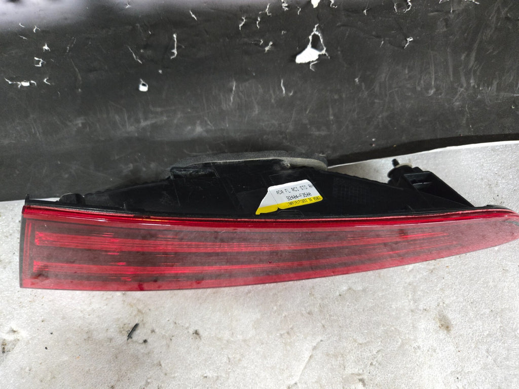 2019-2020 HYUNDAI ELANTRA RIGHT REAR TAIL LIGHT LAMP LED TRUNK MOUNT 92404-F3500