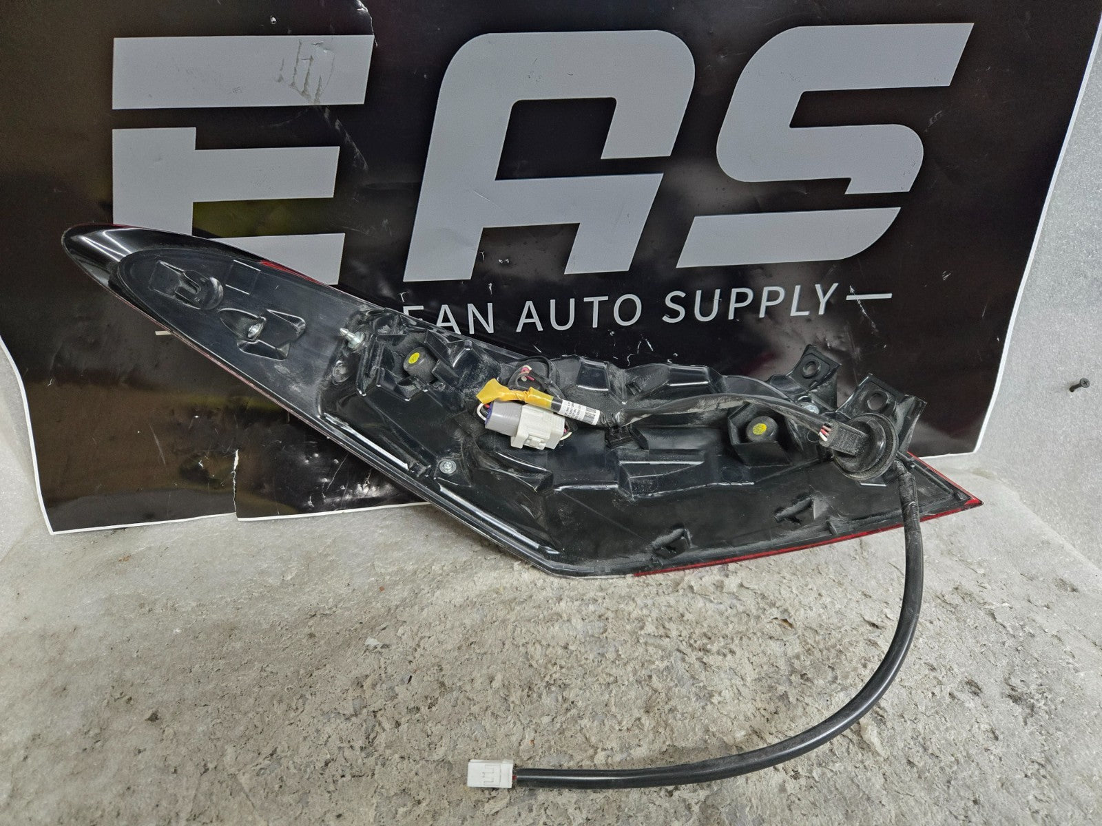 2018-2023 Toyota Camry TRD Rear Right Passenger Outer Tail Light OEM 9TY945281