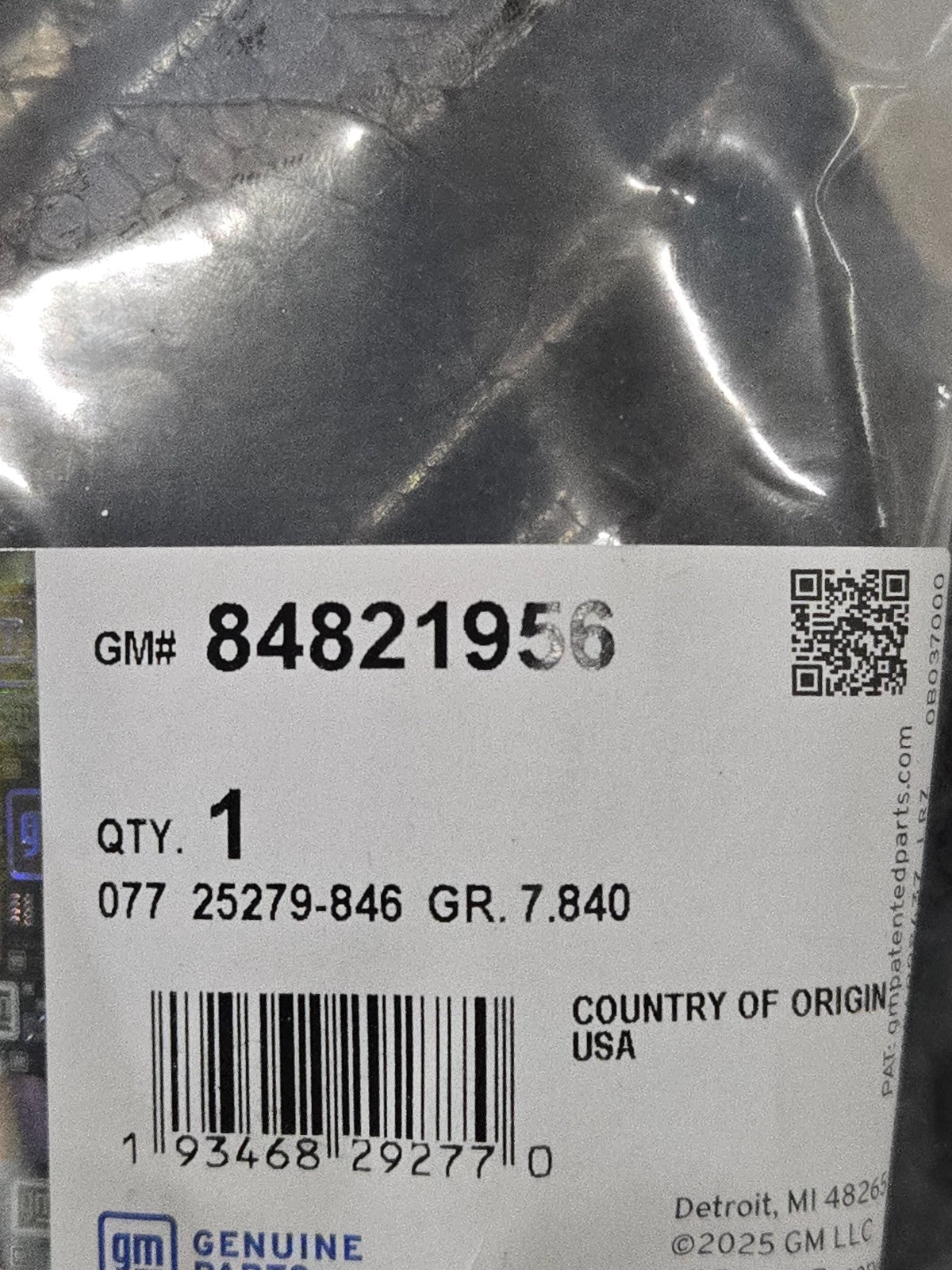 Genuine GM Front Bumper Fascia Energy Absorber 84821956 OEM NEW