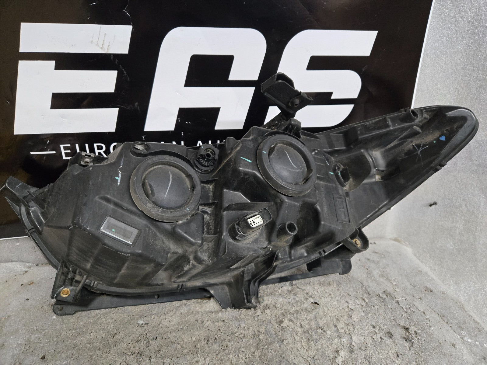 2013-2016 Ford Fusion Halogen Right Side Headlight Assembly OEM DS73-13W029-CD