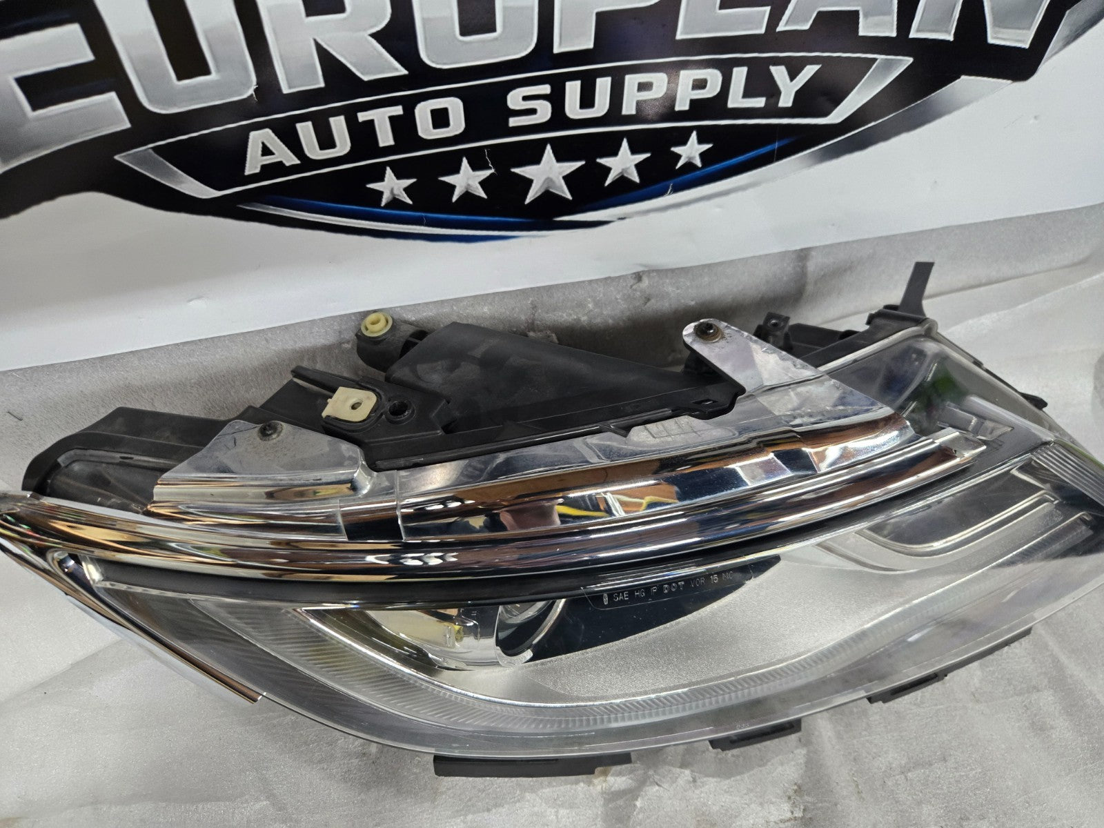 2015-2018 Lincoln MKC Headlight Xenon HID Right Passenger OEM EJ7B-13005-A