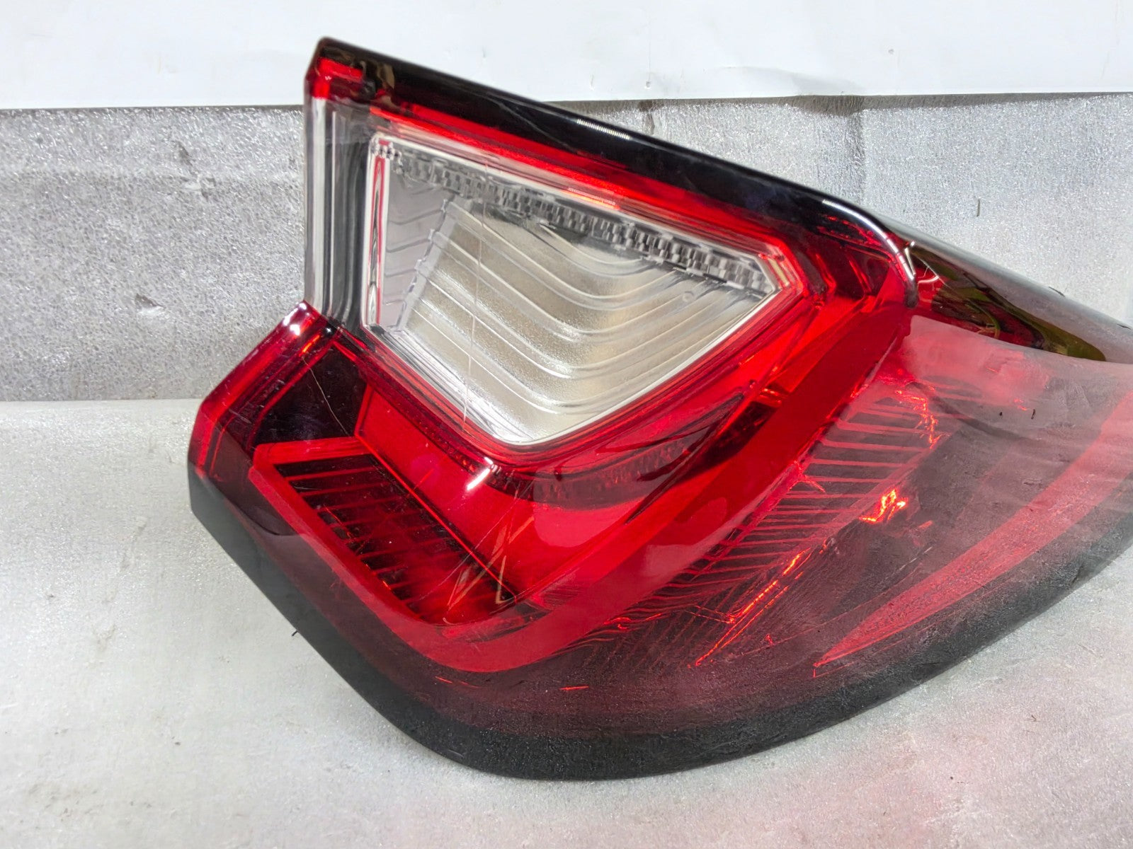 2022-2024 Acura MDX Right RH Passenger OUTER Tail Light LED OEM 33550TYAA02