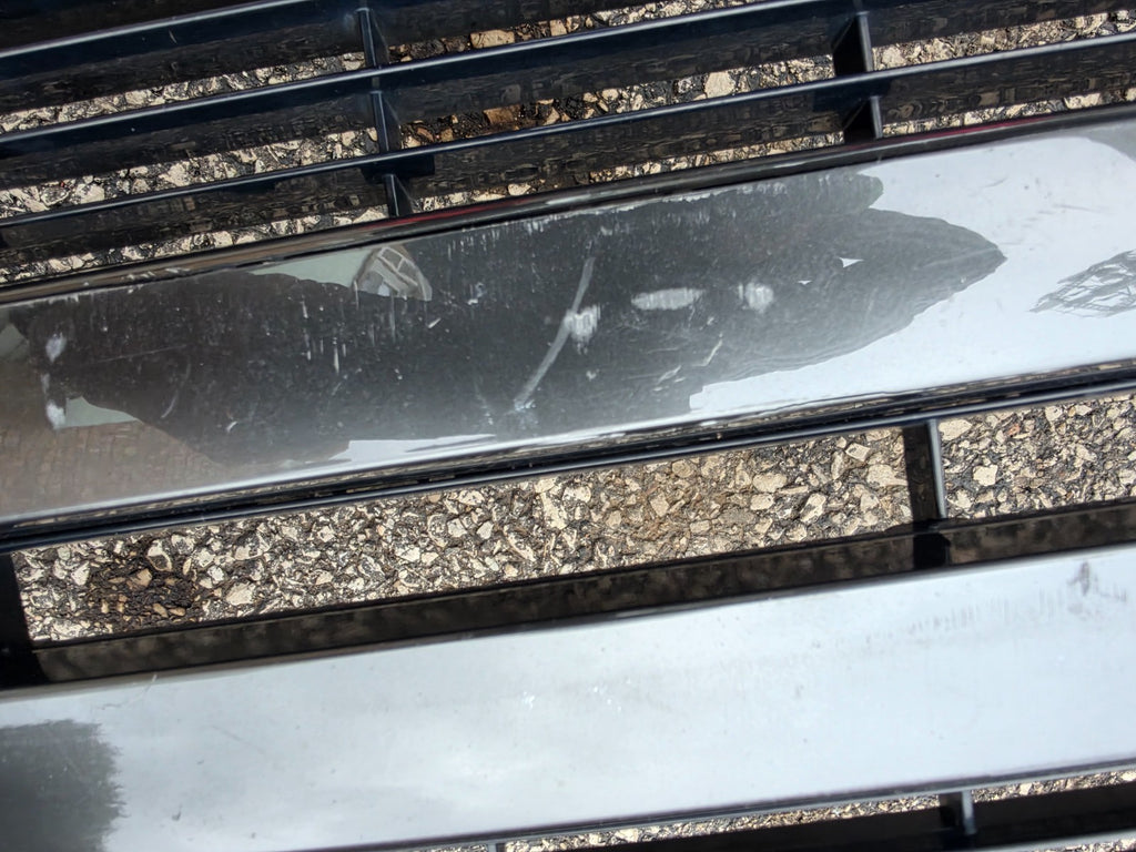 2021-2024 Range Rover Vogue L460 Front Lower Grille Fascia OEM M8E217F791A