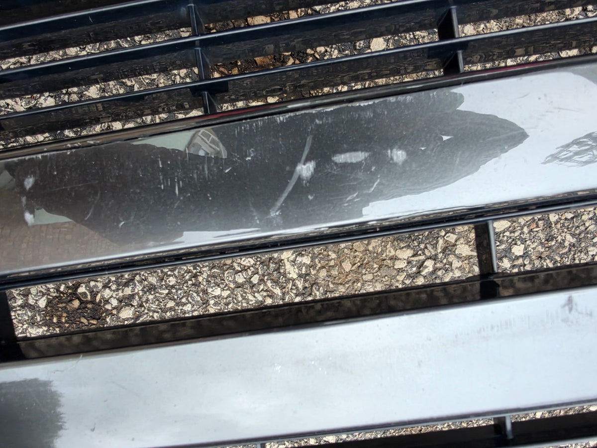 2021-2024 Range Rover Vogue L460 Front Lower Grille Fascia OEM M8E217F791A