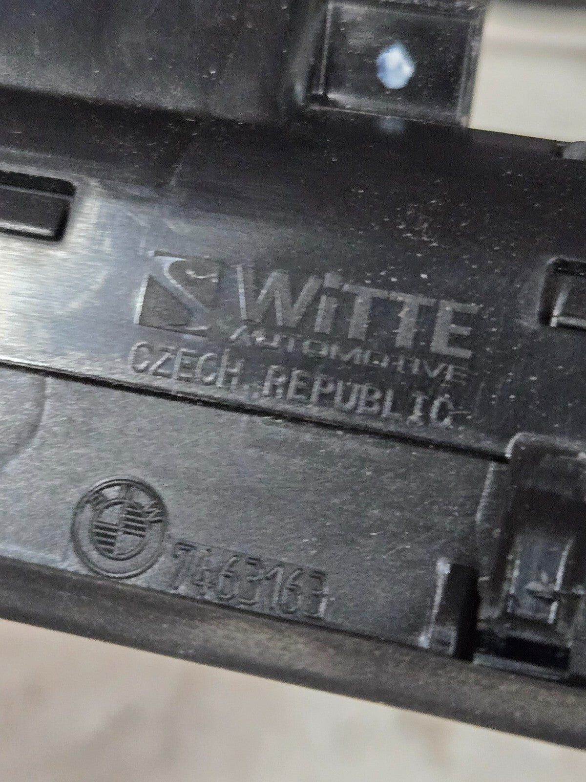 BMW F48 F39 F25 F26 F15 F16 Rear Trunk Tailgate Release Open Switch OEM 7463163