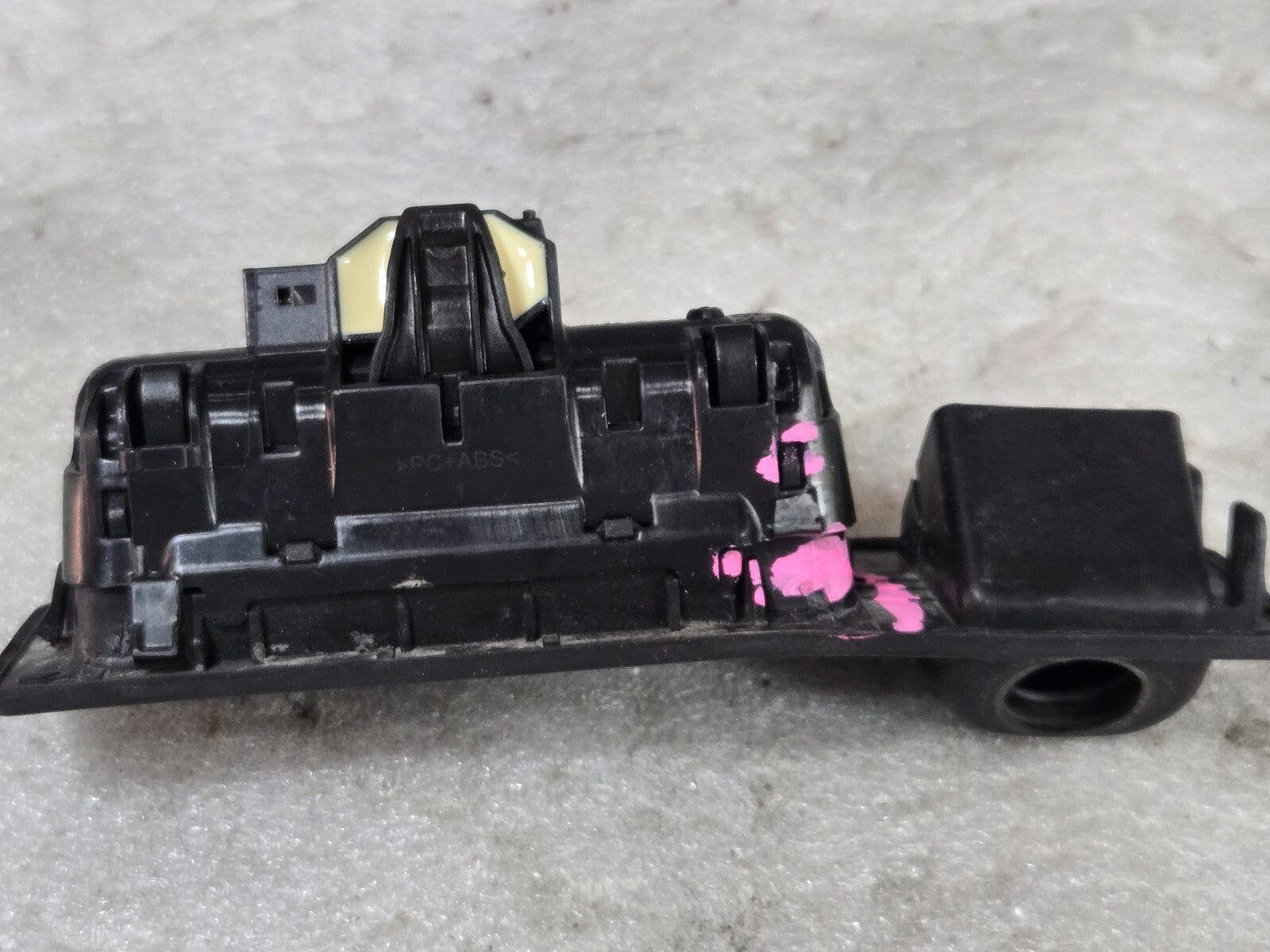 BMW F48 F39 F25 F26 F15 F16 Rear Trunk Tailgate Release Open Switch OEM 7463163