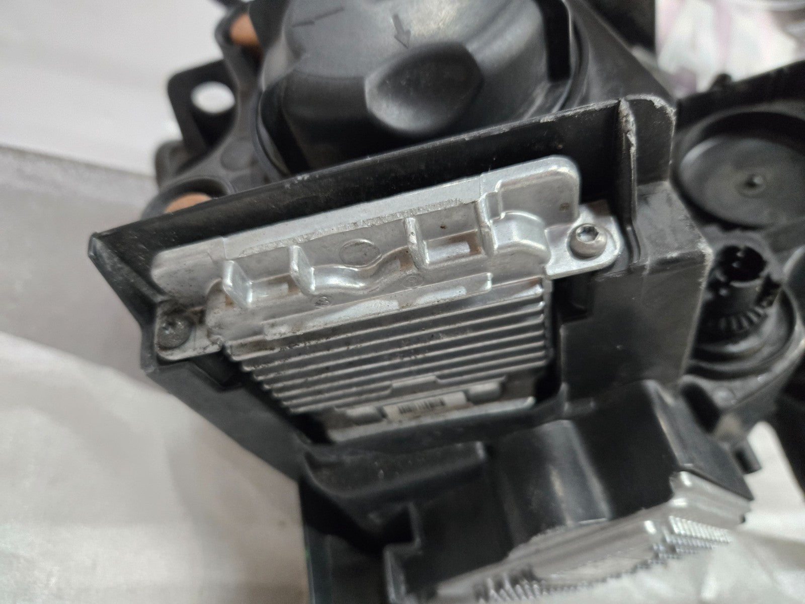 2017 - 2022 Jeep Grand Cherokee Left LH Non-AFS Xenon Headlight OEM 68426873AD