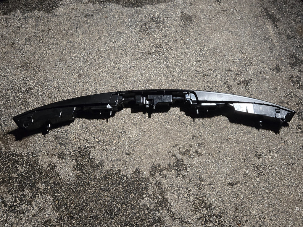 2022 - 2026 Range Rover L460 Rear Tailgate Center Panel M8E215C436BP OEM