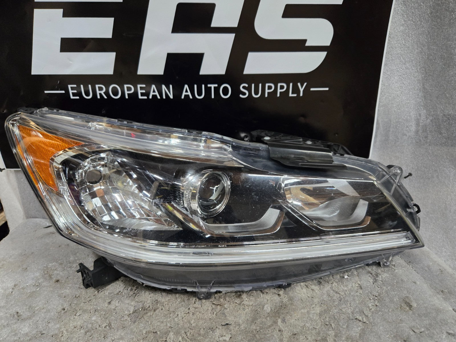 2016-2017 HONDA ACCORD SEDAN RH PASSNGER SIDE HEADLIGHT HALOGEN WITH LED OEM