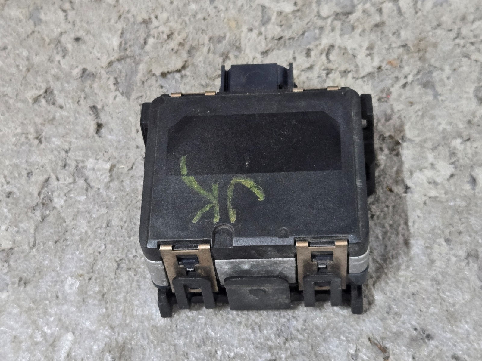 2017-2020 NISSAN PATHFINDER CRUISE CONTROL DISTANCE RADAR SENSOR OEM 284386KA0A