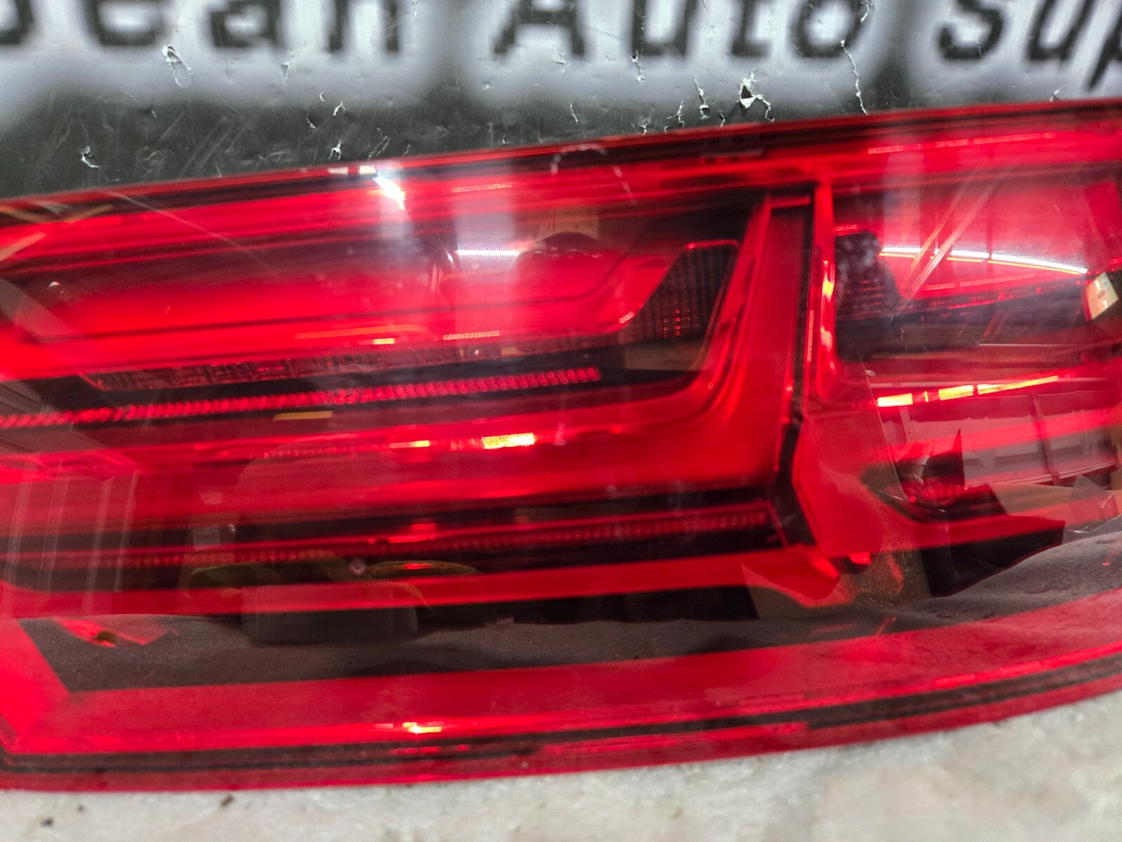 2017 2018 2019 Audi Q7 Tail Light LED RH Rear Right Passenger Side Genuine OEM