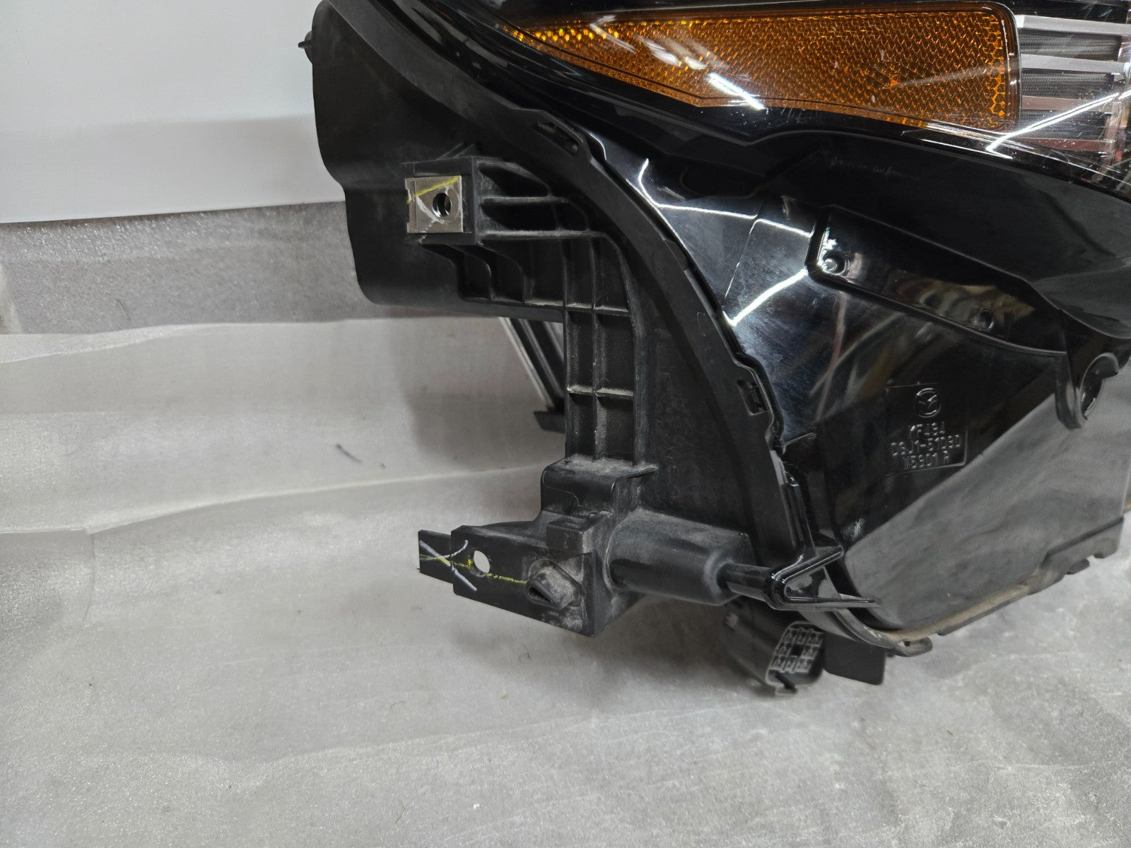 2020-2023 Mazda CX30 Right Passenger WITH Adaptive LED Headlight OEM DGJ1-51030