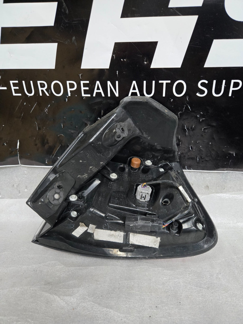 2019-2023 JEEP CHEROKEE REAR LEFT LH QUARTER PANEL TAIL LIGHT LED OEM