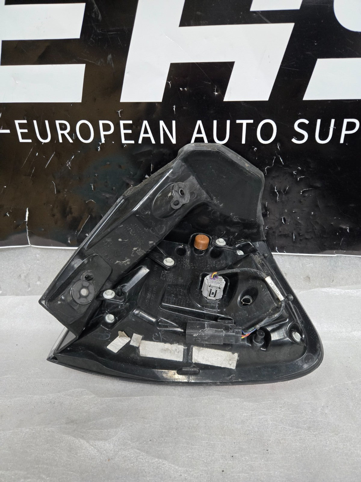 2019-2023 JEEP CHEROKEE REAR LEFT LH QUARTER PANEL TAIL LIGHT LED OEM