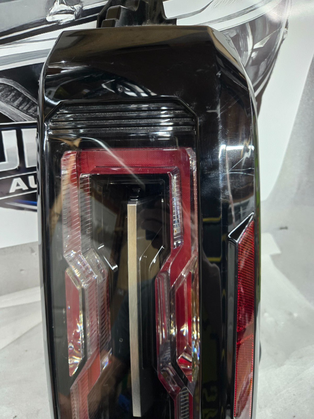 2024-2026 GMC Hummer EV SUV Right RH LED Tail Light OEM 85008694 *Lens Chip