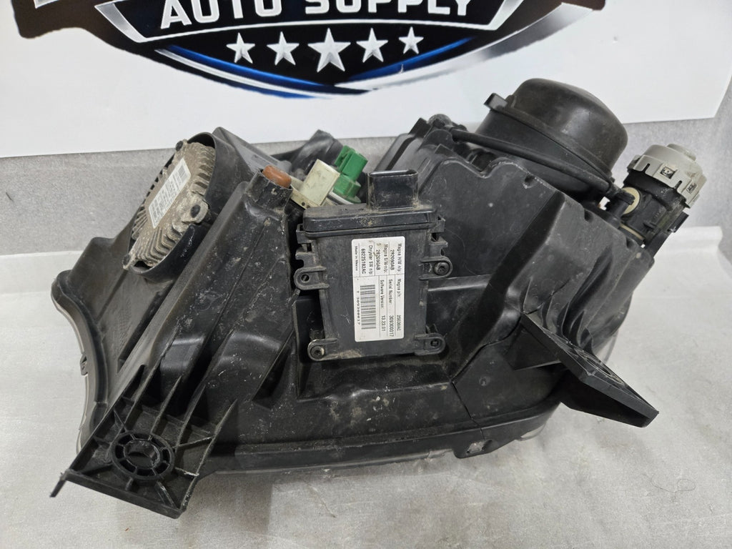 2014-2018 Dodge Durango HID Headlight Right RH Passenger Side 68184830AE OEM R