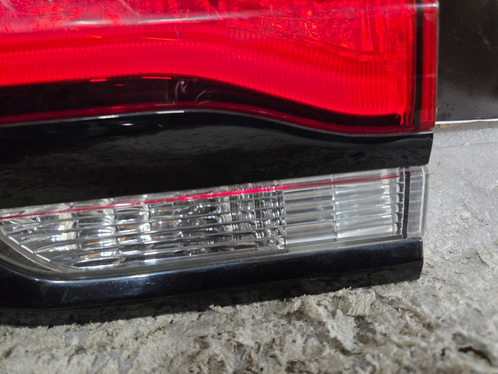 2014-2022 Jeep Grand Cherokee Inner Tail Light Right Passenger OEM P68142944AD