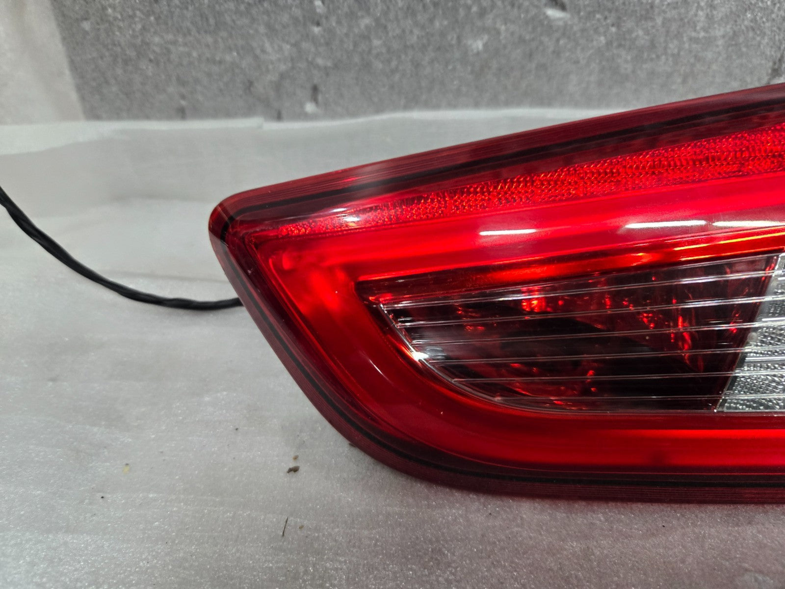 2014-2017 Maserati Ghibli Inner Tail Light Rear Right RH OEM 6700046630