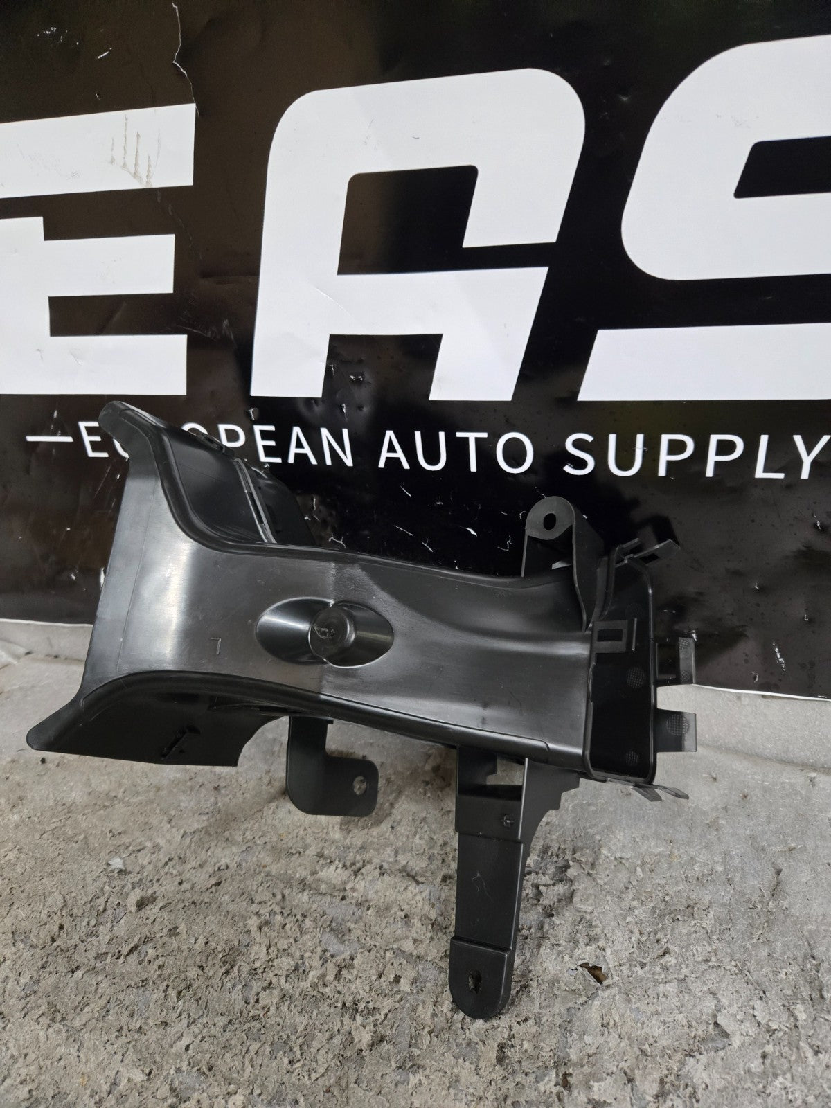 NEW BMW X6 G06 LEFT LH FRONT AIR INTAKE PIPE 51748070233 8070233 2021 ORIGINAL