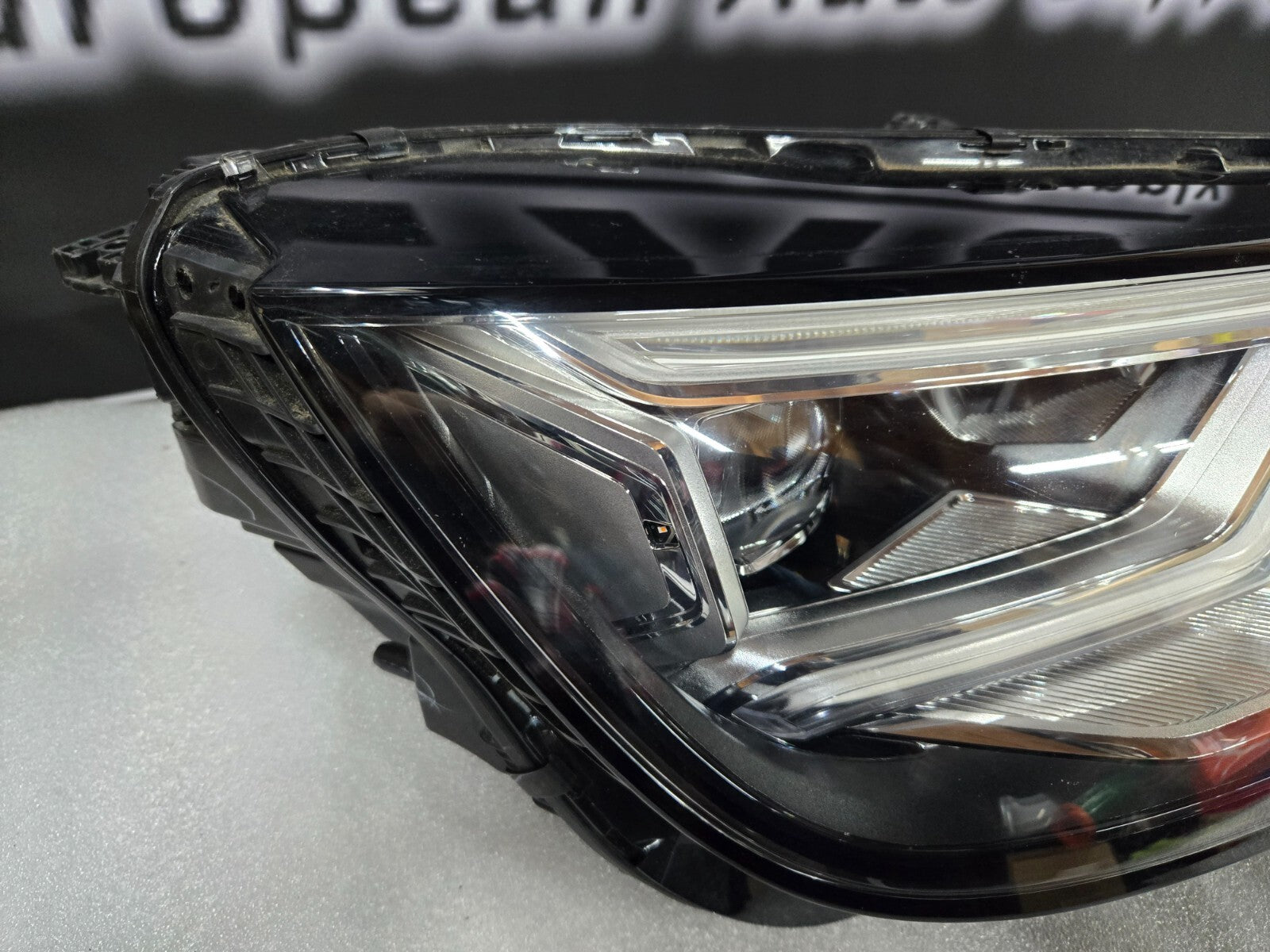 2018 2019 2020 Audi Q5 SQ5 LED Headlight Right Passenger Side RH OEM 80A941034B