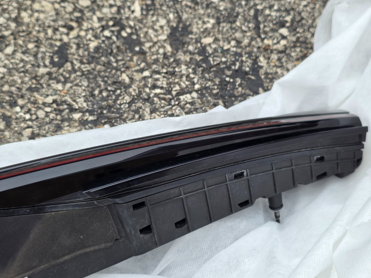 2020-2022 BMW 7 Series G11 LCI Tail Light Rear Center Third Brake LED ASSEMBLY 