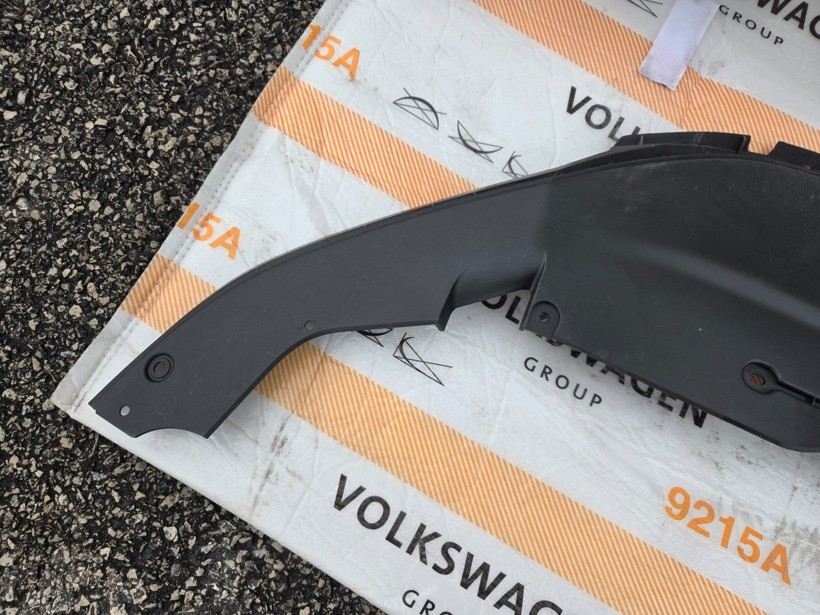 2019-2021 VOLKSWAGEN JETTA FRONT LOWER BUMPER VALANCE RETAINER COVER PANEL OEM