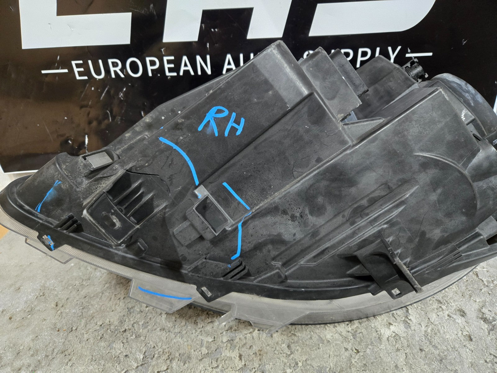 2018-2019 MERCEDES-BENZ SPRINTER RIGHT PASSENGER HEADLIGHT HALOGEN A9109060500