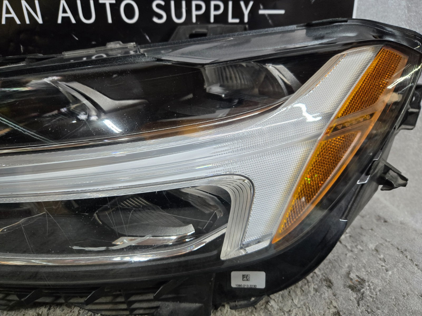 2018-2022 Volvo XC60 Left Driver Side FULL LED Headlight OEM 32228490 COMPLETE!!