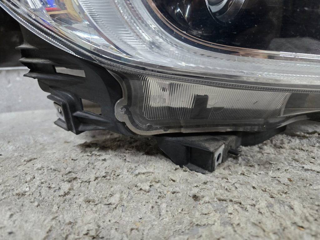 2018-2019 Subaru Legacy Outback Halogen W/LED Headlight Right RH Passenger OEM