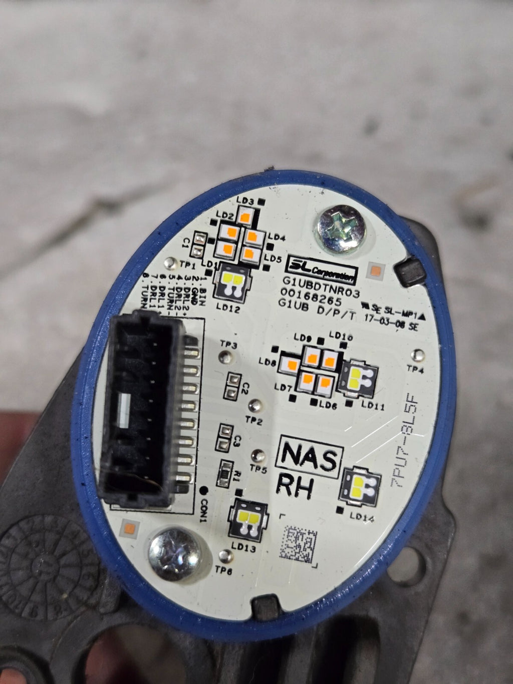 2017-2022 BUICK ENCORE RIGHT HEADLIGHT DAYTIME RUNNING LIGHT MODULE, OEM