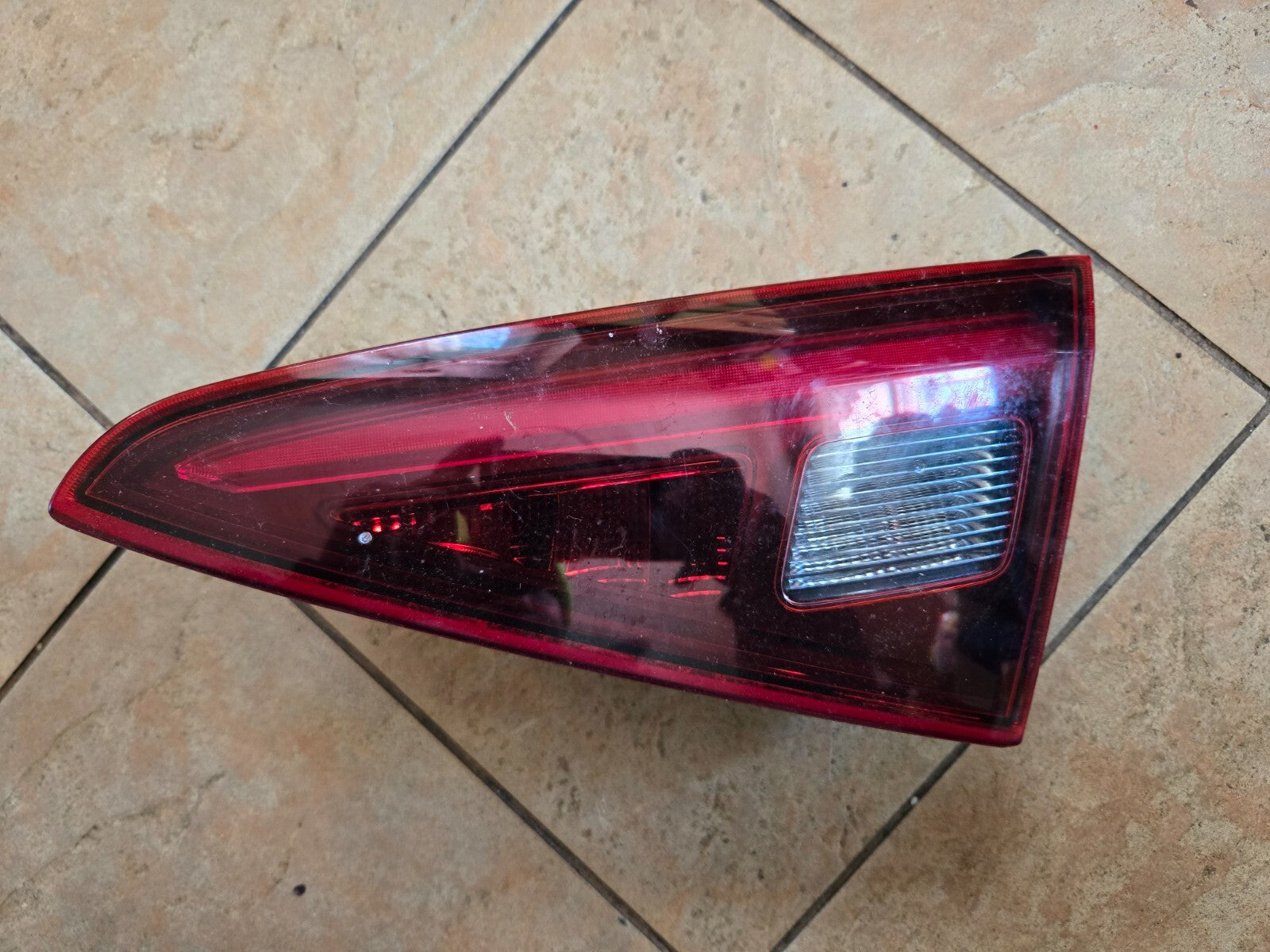 2017-2021 Alfa Romeo Giulia Passenger Right Tail light INNER TRUNK 20700208 OEM