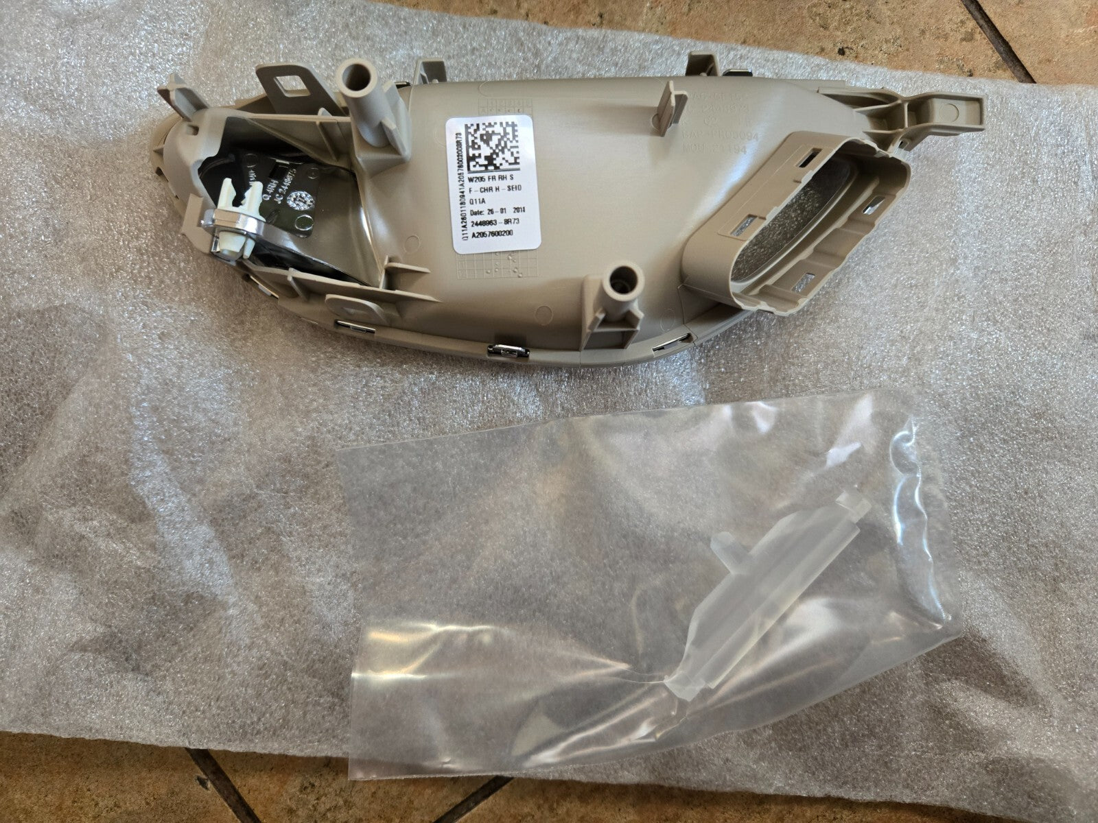 MERCEDES-BENZ GLC X253 Right Front Interior Door Opening Handle OEM A2057600200 