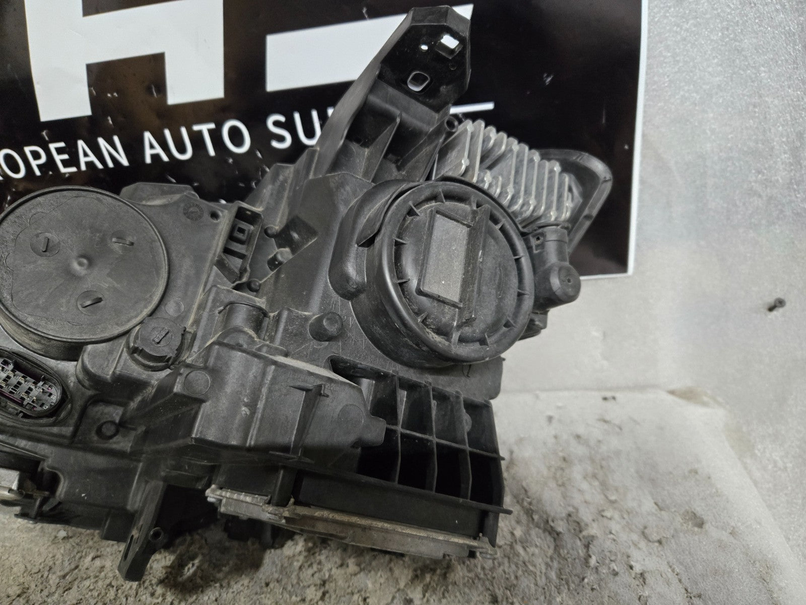 2015-17 Mercedes Benz GLA250 GLA45 Xenon Right Passenger Headlight OEM COMPLETE