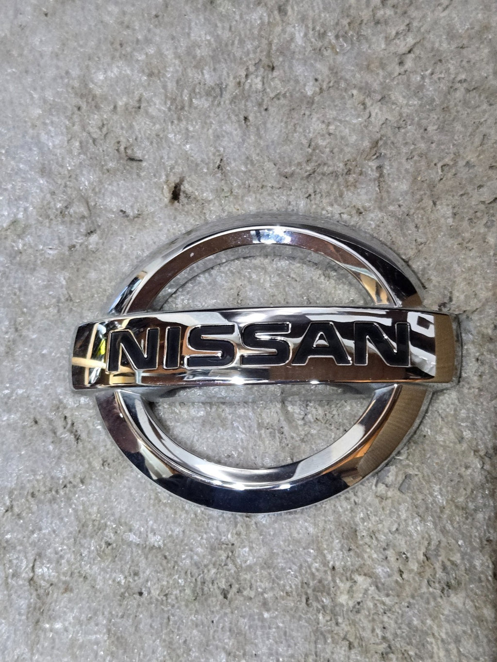 Genuine Nissan Emblem 90890-3VA0A OEM USED