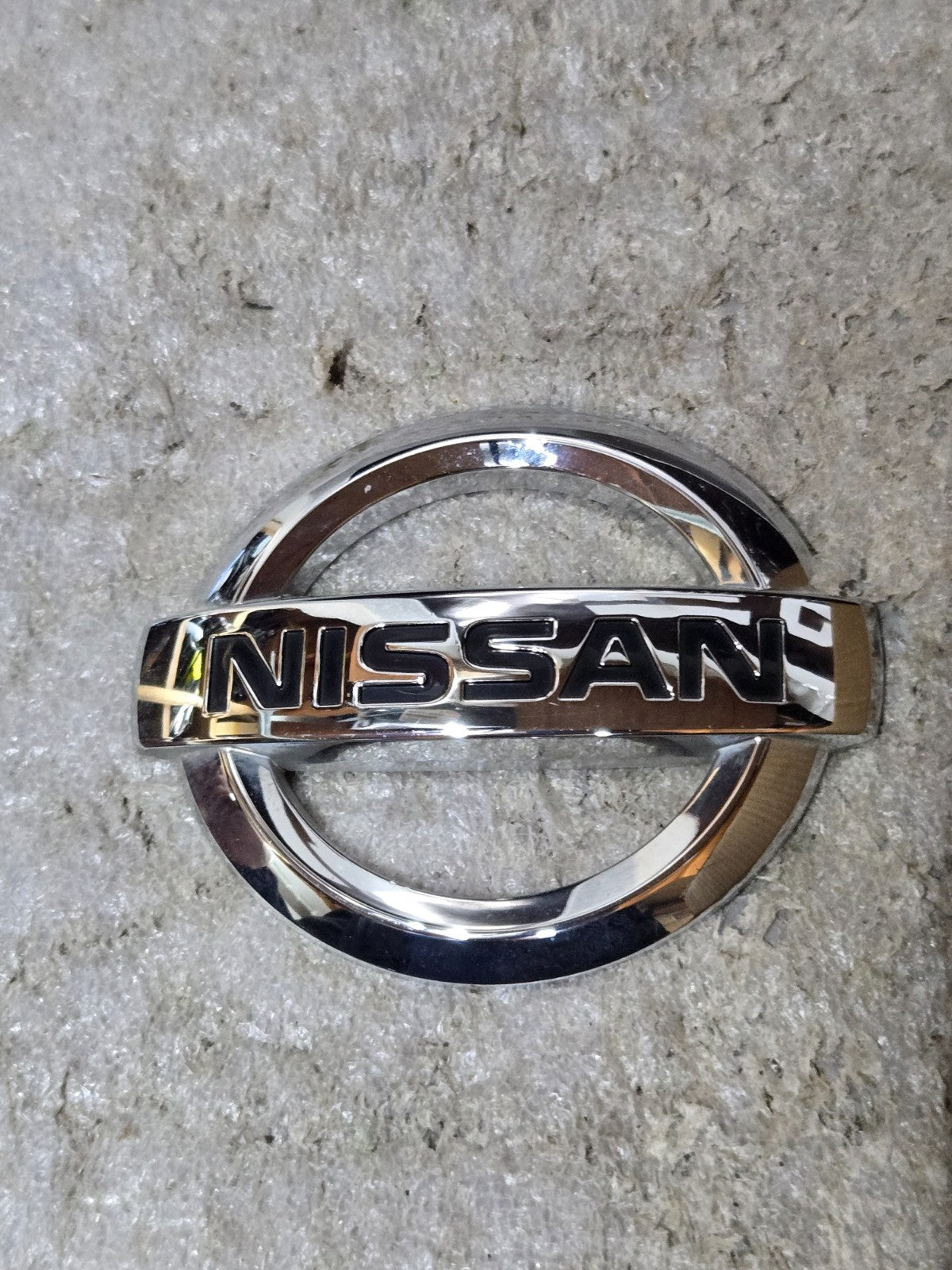 Genuine Nissan Emblem 90890-3VA0A OEM USED