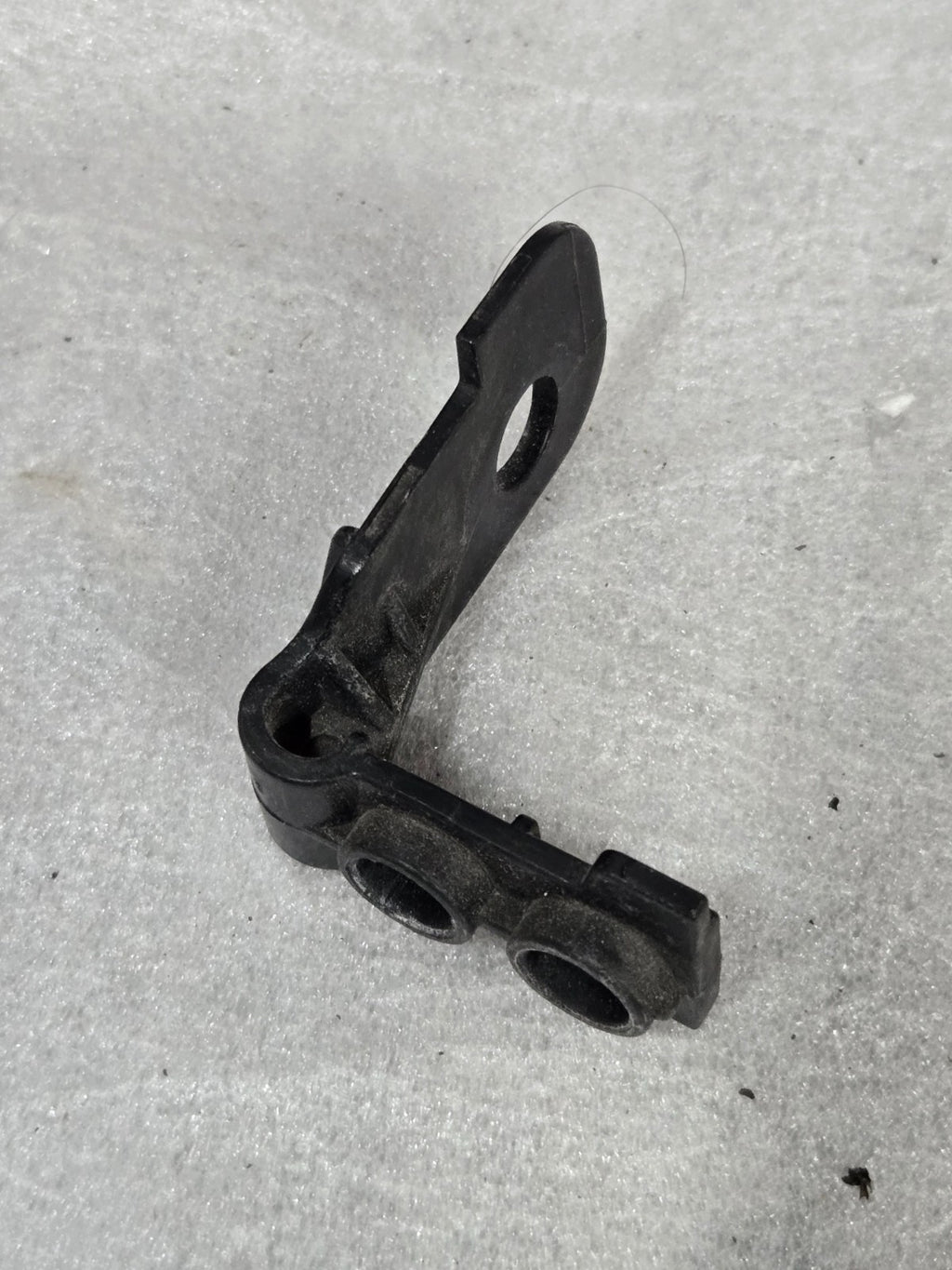 BMW 7 F01 FRONT RIGHT RH HEADLIGHT BRACKET 63117345590 7345590 ORIGINAL OEM