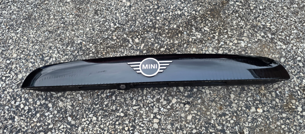 2018-2021 Mini Cooper OEM Rear Lift Gate Trim Molding W/Camera *SCUFFS* 7489756