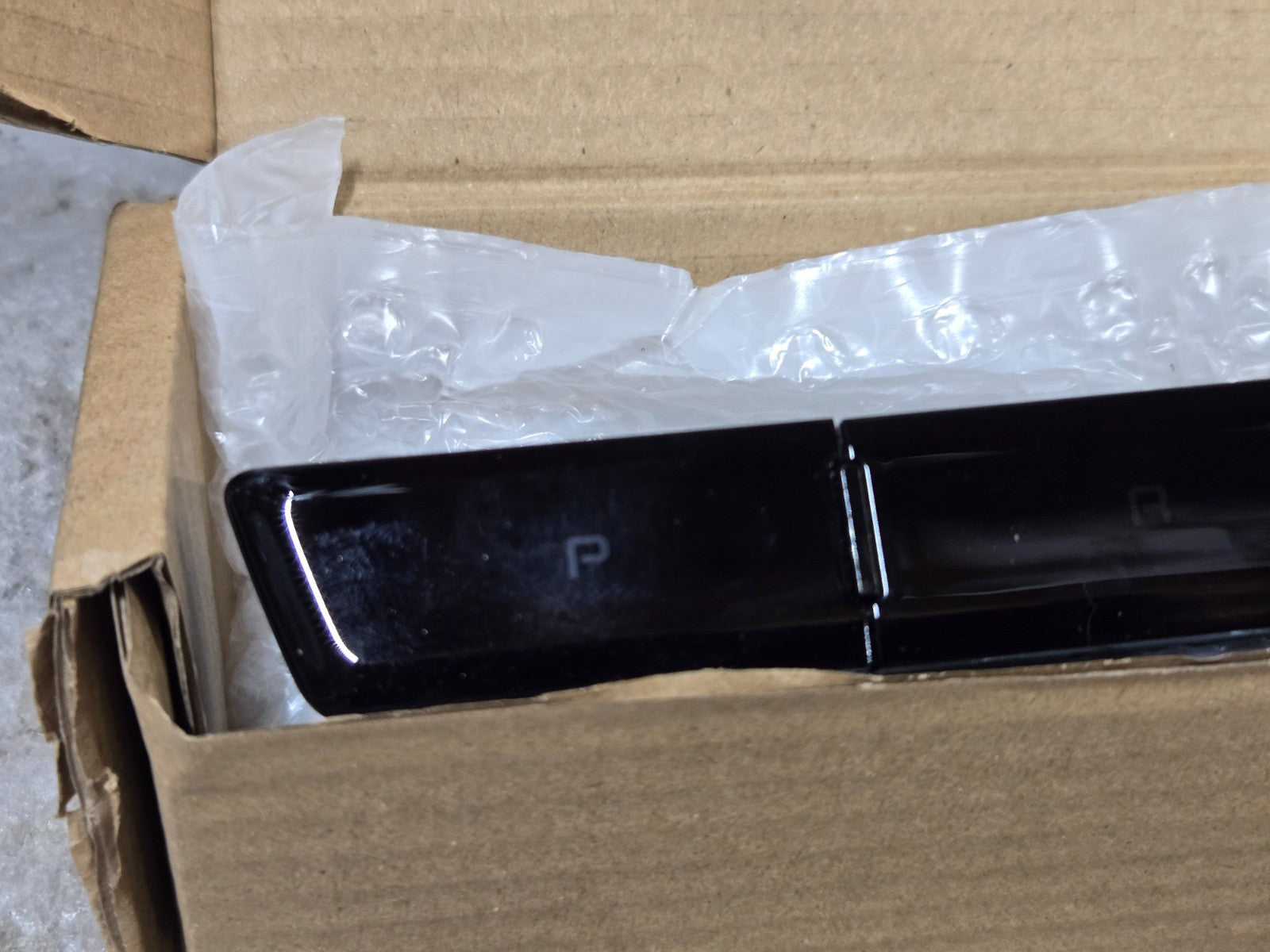 2023 Maserati Grecale Center Console Gear Shifter Button Switch Panel P OEM