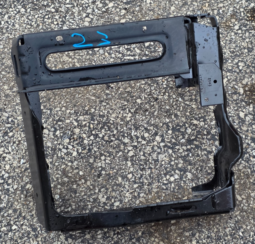 2019-2025 BMW X7 G07 FRONT BUMPER RIGHT REINFORCEMENT MOUNT BRACKET 13747801 OEM