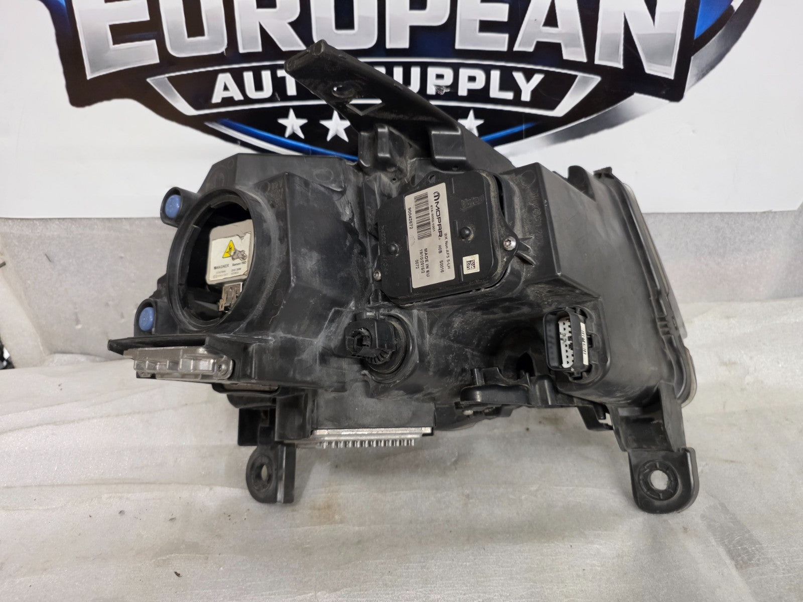 2014-2016 Jeep Grand Cherokee Left LH Driver Headlight w/ Modules 68111001AG OEM