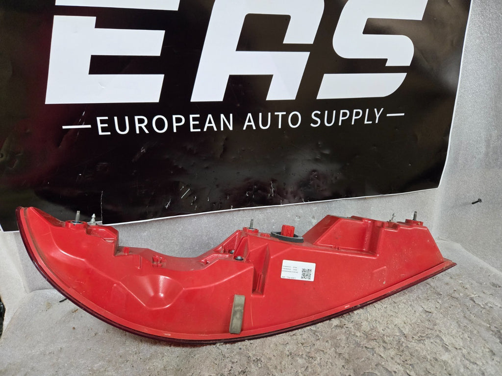 2018-2020 LINCOLN MKC REAR RIGHT TAILGATE TAILLIGHT TAIL LIGHT LAMP OEM 80570CA