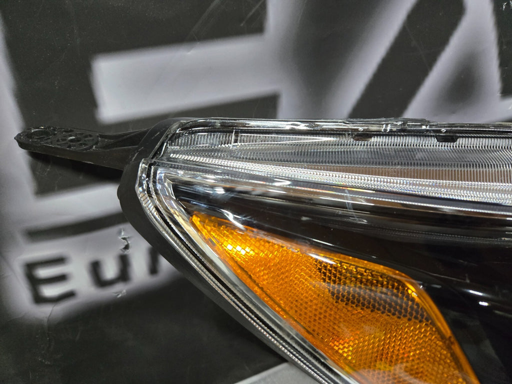 2015 2016 2017 Subaru Outback Legacy Halogen w/LED Right Headlight Lamp OEM