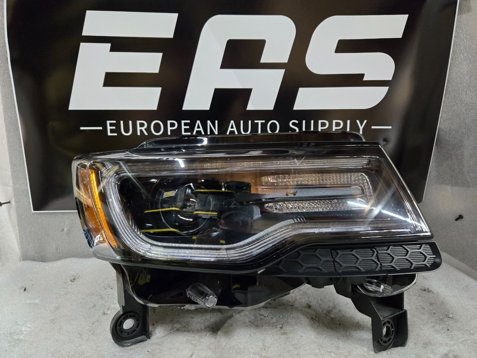 2016-2022 Jeep Grand Cherokee NON-AFS Headlight Black Right RH Passenger OEM H