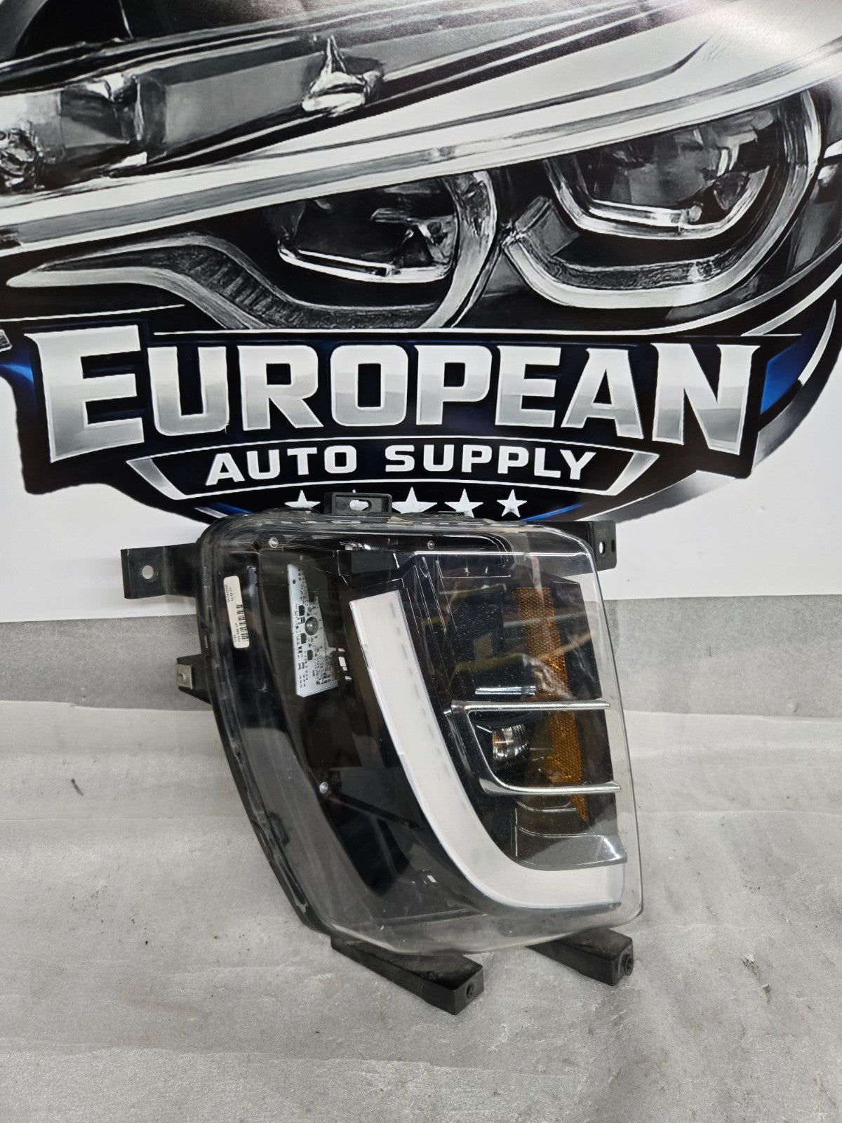 ⭕ 2016-2020 Tesla Model X Front Passenger Side Fog Light Lamp Right 1034327-00-C